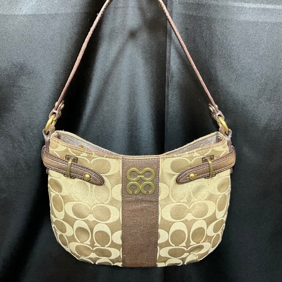 Coach signature beige and brown shoulder bag,  4 “C” emblem.   30-H7Fa - Picture 1 of 9